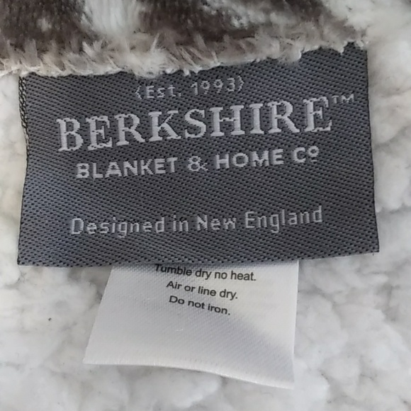 Berkshire double layer blanket - Picture 3 of 6